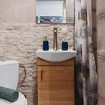 Old Town - Private & Ensuite - B